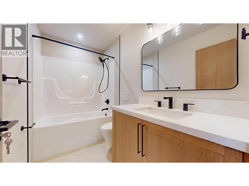 109 River Drive, Cranbrook, BC - Indoor Photo Showing Bathroom