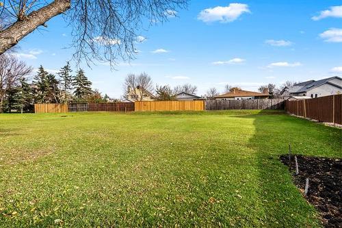 195 Pipeline Rd, Winnipeg, MB 
