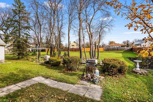 195 Pipeline Rd, Winnipeg, MB 