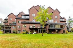 A-2-911 Rue Principale  Cowansville, QC J2K 1J8