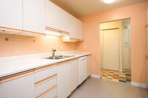 Cuisine - A-2-911 Rue Principale, Cowansville, QC - Indoor Photo Showing Kitchen With Double Sink