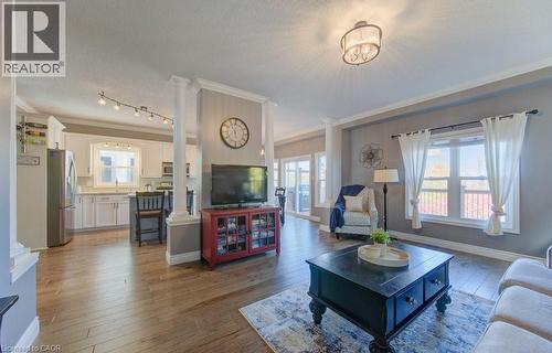 99 Maitland Street, Kitchener, ON - Indoor Photo Showing Living Room