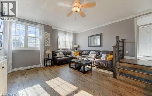 99 Maitland Street, Kitchener, ON - Indoor Photo Showing Living Room