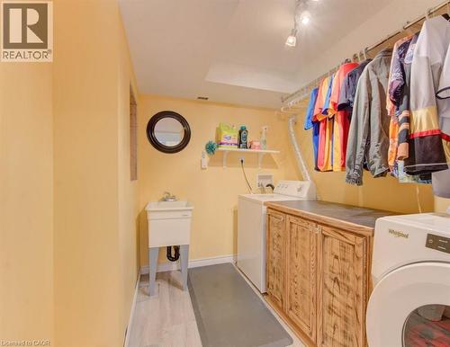 99 Maitland Street, Kitchener, ON - Indoor Photo Showing Laundry Room