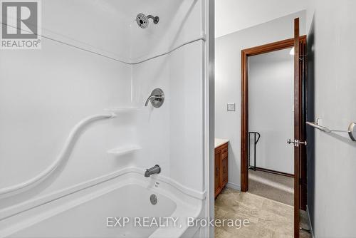 47 Fox Lane, Belleville (Thurlow Ward), ON - Indoor Photo Showing Bathroom