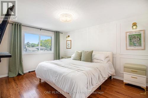1042 Harkness Avenue, Ottawa, ON - Indoor Photo Showing Bedroom