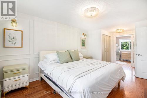 1042 Harkness Avenue, Ottawa, ON - Indoor Photo Showing Bedroom