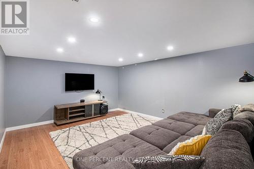 1042 Harkness Avenue, Ottawa, ON - Indoor Photo Showing Other Room