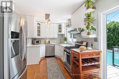 1042 Harkness Avenue, Ottawa, ON - Indoor Photo Showing Kitchen With Stainless Steel Kitchen