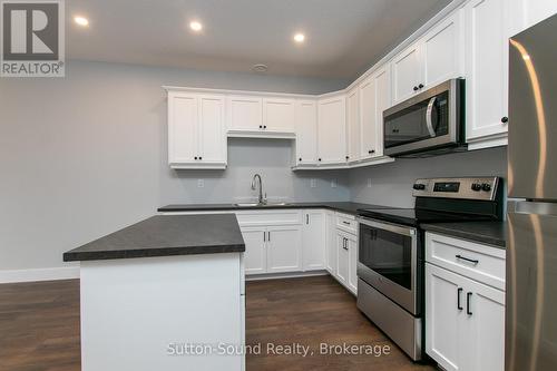 5 - 202 Queen Street W, South Bruce Peninsula, ON - Indoor Photo Showing Kitchen