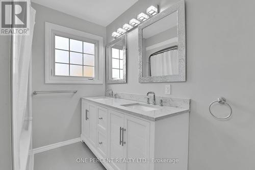 1511 Fisher Avenue, Ottawa, ON - Indoor Photo Showing Bathroom