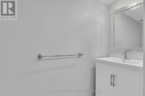 1511 Fisher Avenue, Ottawa, ON - Indoor Photo Showing Bathroom