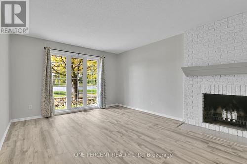 1511 Fisher Avenue, Ottawa, ON - Indoor Photo Showing Living Room With Fireplace