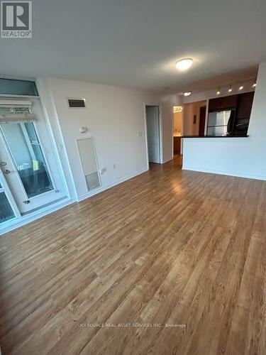 408 - 3840 Bathurst Street, Toronto, ON - Indoor