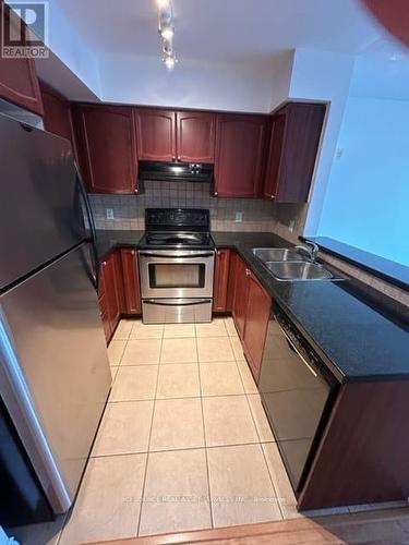 408 - 3840 Bathurst Street, Toronto, ON - Indoor Photo Showing Kitchen With Double Sink