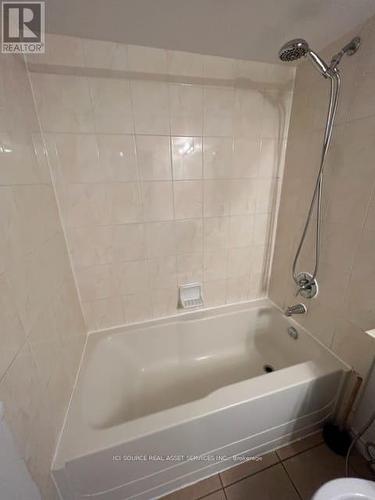 408 - 3840 Bathurst Street, Toronto, ON - Indoor Photo Showing Bathroom