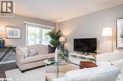 Direct access to the outdoor patio - 