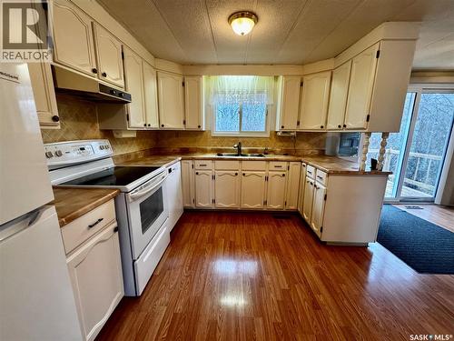 Akister Acreage, Orkney Rm No. 244, SK - Indoor Photo Showing Kitchen With Double Sink