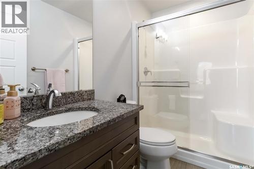 14 3214 11Th Street, Saskatoon, SK - Indoor Photo Showing Bathroom