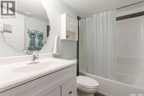 14 3214 11Th Street, Saskatoon, SK - Indoor Photo Showing Bathroom