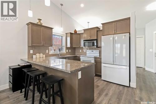 14 3214 11Th Street, Saskatoon, SK - Indoor Photo Showing Kitchen