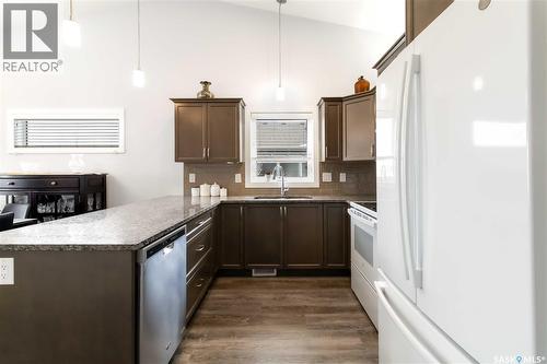 14 3214 11Th Street, Saskatoon, SK - Indoor Photo Showing Kitchen