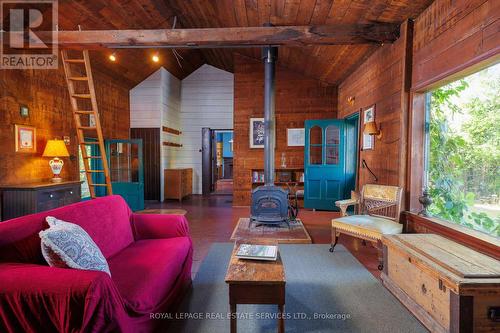 1506 Estes Crescent, Mississauga, ON - Indoor Photo Showing Living Room