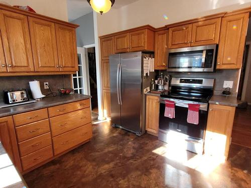 34 Hemlo Drive, Marathon, ON - Indoor Photo Showing Kitchen