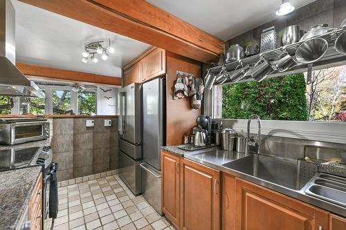 Kitchen - 272 Rue Ste-Thérèse, Saint-Jean-Sur-Richelieu, QC - Indoor Photo Showing Kitchen With Double Sink