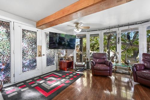 Living room - 272 Rue Ste-Thérèse, Saint-Jean-Sur-Richelieu, QC - Indoor Photo Showing Living Room
