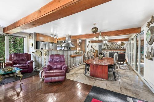 Living room - 272 Rue Ste-Thérèse, Saint-Jean-Sur-Richelieu, QC - Indoor With Fireplace