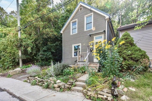 210 Charlton Avenue E, Hamilton, ON - Outdoor