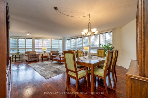 306-1300 Bloor Street, Mississauga, ON - Indoor Photo Showing Dining Room