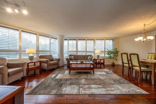 306-1300 Bloor Street, Mississauga, ON - Indoor Photo Showing Living Room