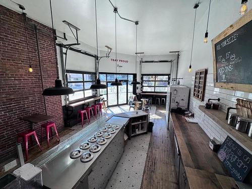 200 Red River Road, Thunder Bay, ON 