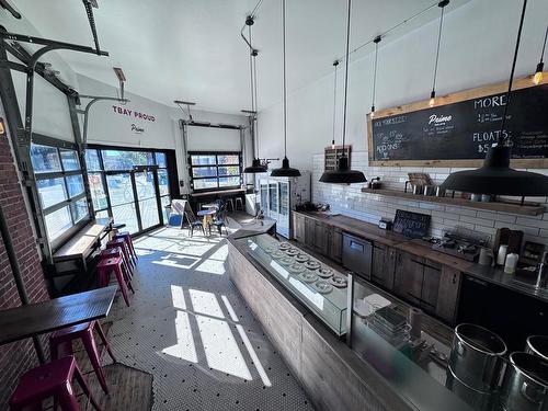 200 Red River Road, Thunder Bay, ON 