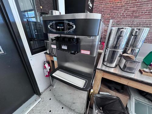 200 Red River Road, Thunder Bay, ON 