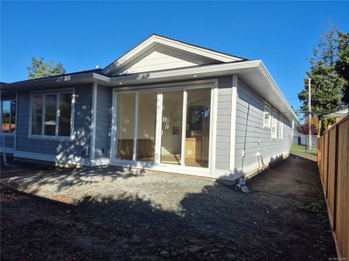 2261 Ardwell Ave, Sidney, BC - Outdoor