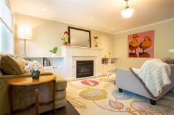 2730 Blackwood St  Victoria, BC V8T 3W5