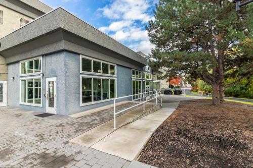 112-1045 Sutherland Avenue, Kelowna, BC - Outdoor With Exterior