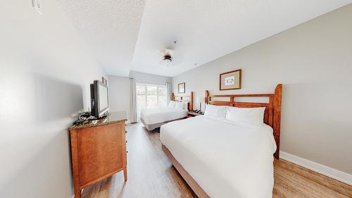 445-1200 Rancher Creek Road, Osoyoos, BC - Indoor Photo Showing Bedroom