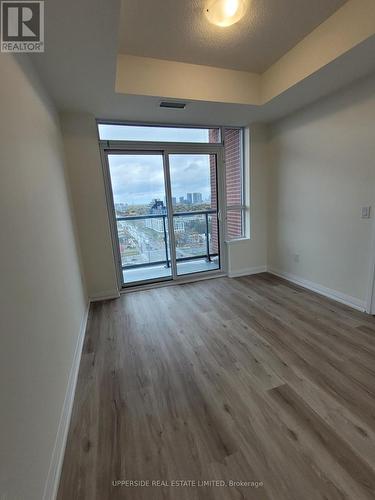 1521 - 3270 Sheppard Avenue E, Toronto, ON - Indoor Photo Showing Other Room