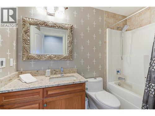 3275 Merlot Court, West Kelowna, BC - Indoor Photo Showing Bathroom