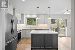 31 INGLEWOOD PLACE  Whitby, ON L1N 8Z9