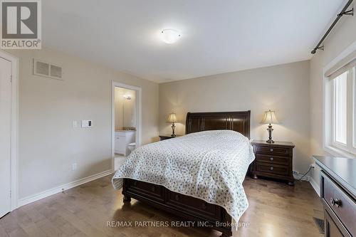 46 Green Ash Crescent, Richmond Hill, ON - Indoor Photo Showing Bedroom