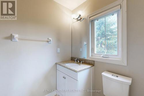 46 Green Ash Crescent, Richmond Hill, ON - Indoor Photo Showing Bathroom