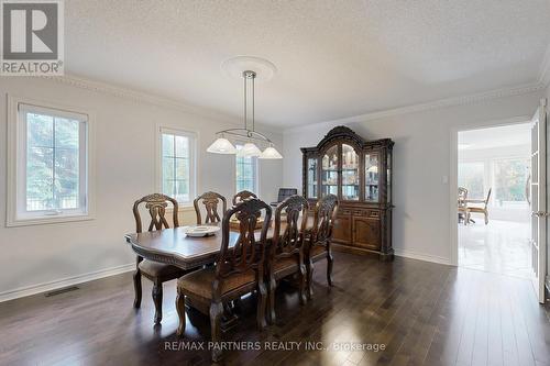 46 Green Ash Crescent, Richmond Hill, ON - Indoor Photo Showing Dining Room