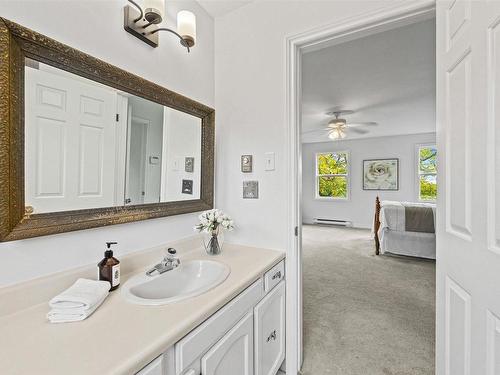 14 Regal Road, Dartmouth, NS 