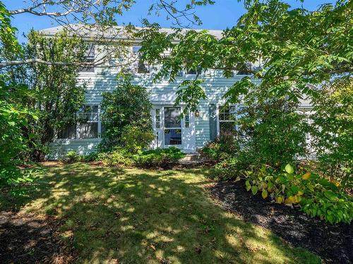 14 Regal Road, Dartmouth, NS 