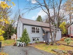 26 Village Crescent  Bedford, NS B4A 1J2